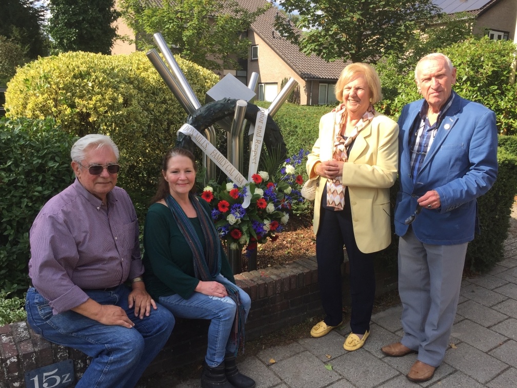Bomb .Mills' kinship visiting Memorial for Five of the Crew KIA De Bilt