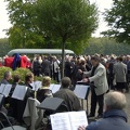 Attendees on the crash-site welcomed by Big Band De Bilt with Glenn Miller tunes